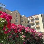 Diana\'S Crib Aparthotel M14